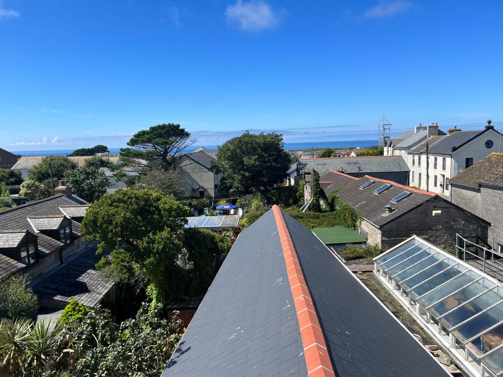 Lot: 159 - RE-DEVELOPMENT OPPORTUNITY IN POPULAR LOCATION - View from the rear over roof tops
